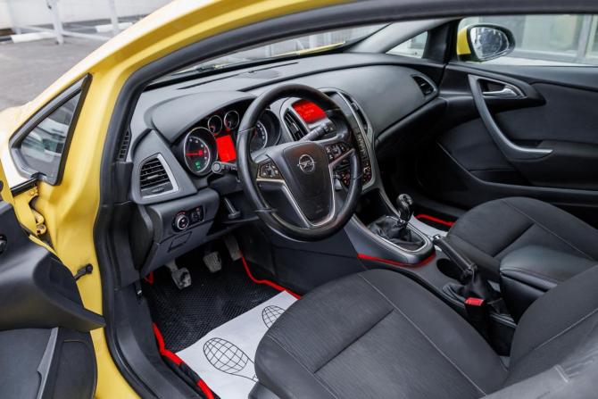 Opel Astra J Рестайлинг с пробегом 2011 года, цена 710 000 рублей, 180000 км, хэтчбек, Автокод Объявления