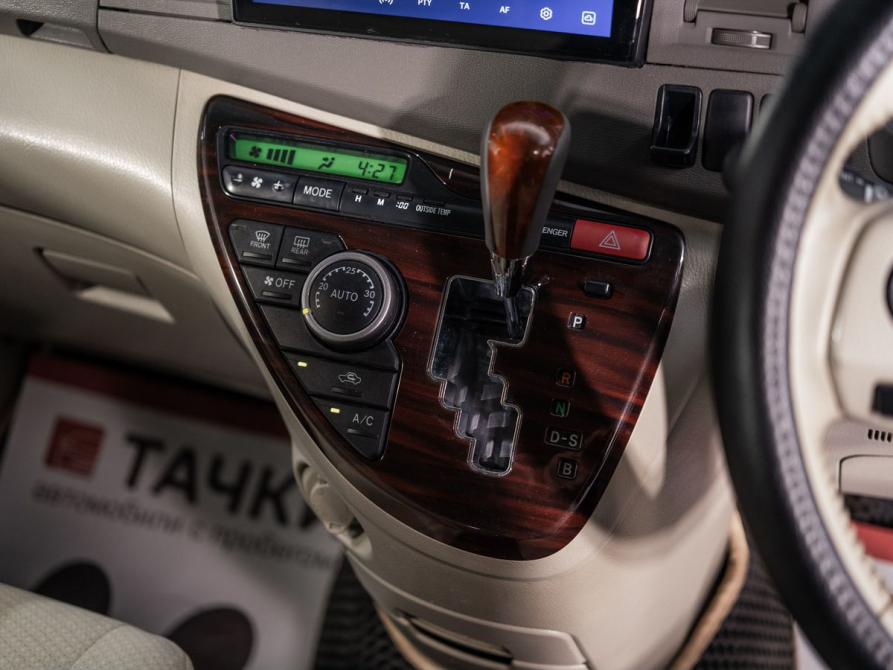 Toyota ISis I Рестайлинг Иркутск  - изображение 14