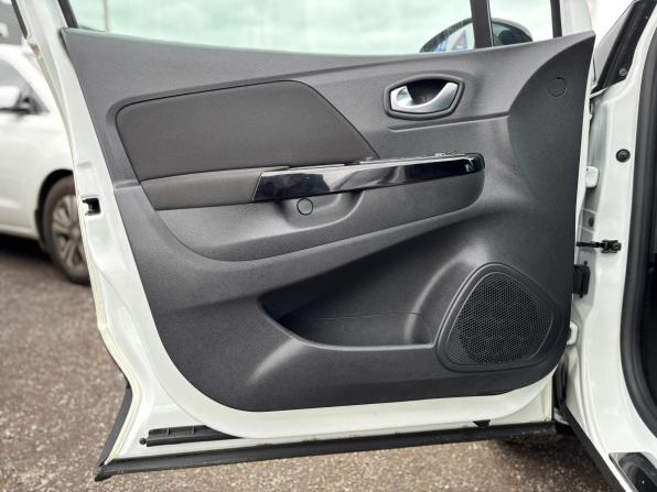 Renault Kaptur I Рестайлинг с пробегом 2021 года, цена 1 420 000 рублей, 39476 км, внедорожник, Автокод Объявления