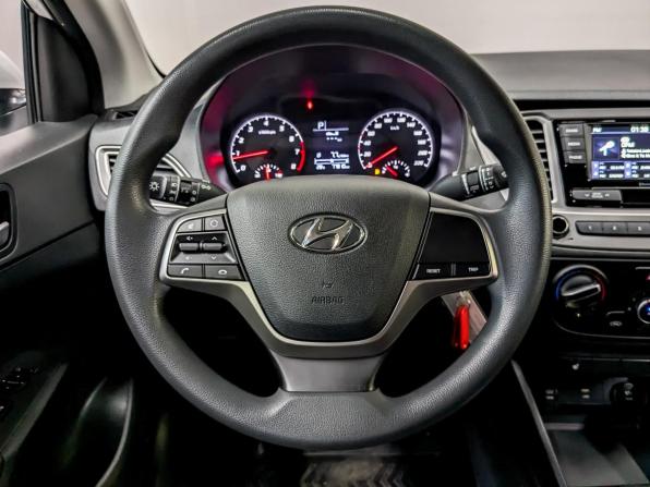 Hyundai Solaris II Рестайлинг с пробегом 2022 года, цена 1 680 000 рублей, 72478 км, седан, Автокод Объявления