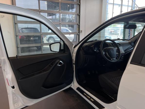 Lada (ВАЗ) Granta I Рестайлинг с пробегом 2023 года, цена 1 000 000 рублей, 8685 км, лифтбек, Автокод Объявления