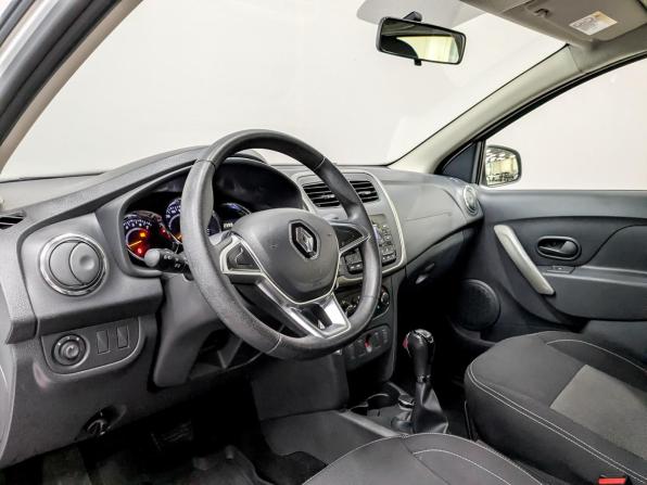 Renault Sandero II Рестайлинг с пробегом 2021 года, цена 1 359 000 рублей, 62235 км, хэтчбек, Автокод Объявления