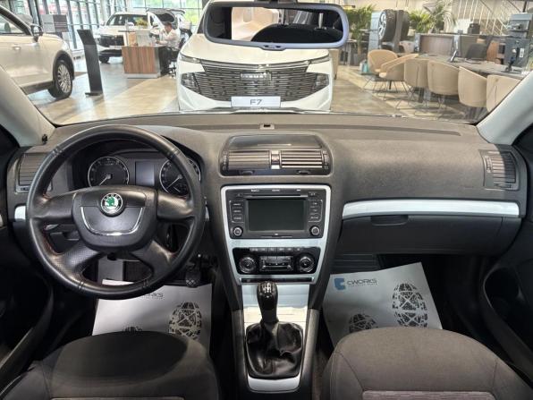 Skoda Octavia II (A5) Рестайлинг с пробегом 2009 года, цена 699 000 рублей, 294000 км, лифтбек, Автокод Объявления