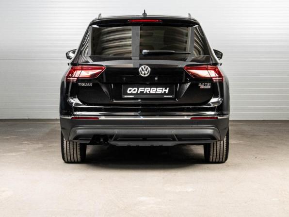 Volkswagen Tiguan II с пробегом 2017 года, цена 2 688 000 рублей, 162394 км, внедорожник, Автокод Объявления