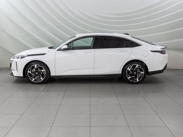 Changan Lamore с пробегом 2024 года, цена 2 098 000 рублей, 24374 км, седан, Автокод Объявления