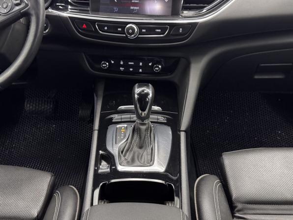 Opel Insignia II с пробегом 2018 года, цена 1 688 000 рублей, 136370 км, универсал, Автокод Объявления