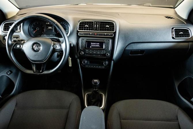 Volkswagen Polo V Рестайлинг с пробегом 2017 года, цена 1 049 000 рублей, 95082 км, седан, Автокод Объявления