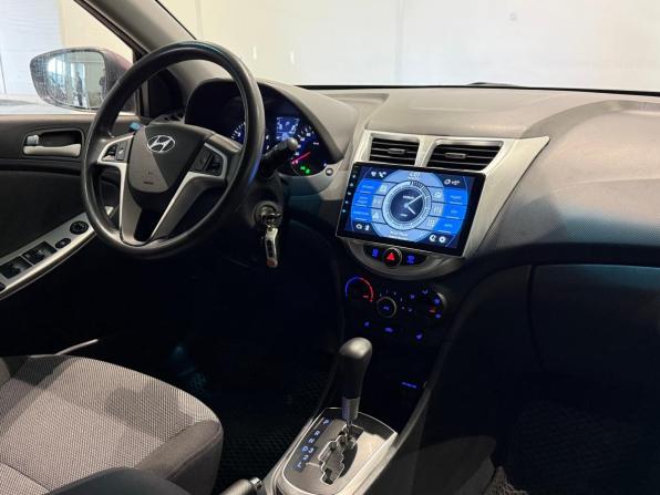Hyundai Solaris I с пробегом 2012 года, цена 890 000 рублей, 76001 км, хэтчбек, Автокод Объявления