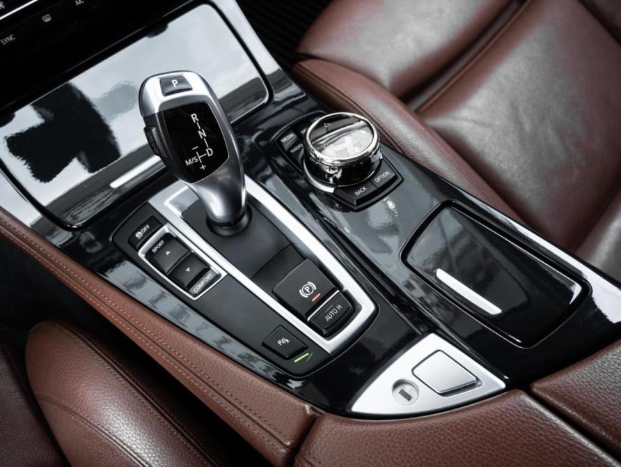 BMW 5 серии VI (F10/F11/F07) Рестайлинг Ставрополь  - изображение 12