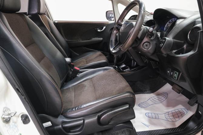 Honda Fit Shuttle I Рестайлинг с пробегом 2013 года, цена 999 000 рублей, 174000 км, универсал, Автокод Объявления