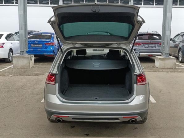 Volkswagen Golf VII с пробегом 2017 года, цена 1 560 000 рублей, 83464 км, универсал, Автокод Объявления