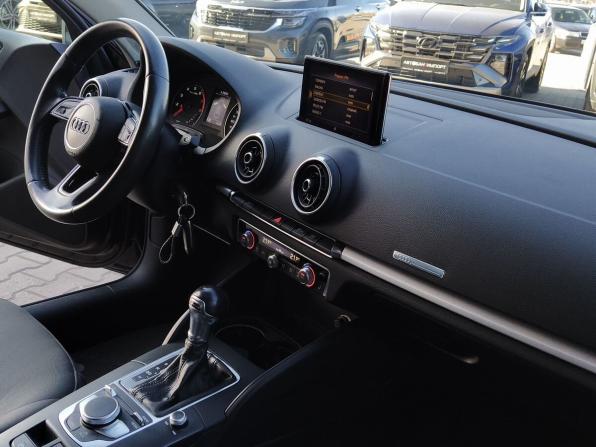 Audi A3 III (8V) Рестайлинг с пробегом 2018 года, цена 2 150 000 рублей, 125879 км, седан, Автокод Объявления
