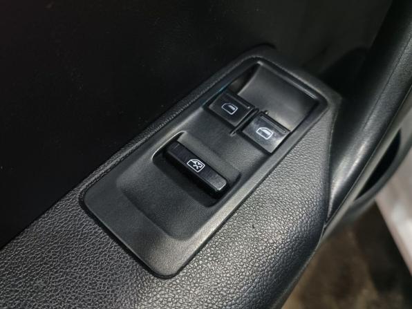 Volkswagen Polo V Рестайлинг с пробегом 2018 года, цена 680 000 рублей, 305460 км, седан, Автокод Объявления
