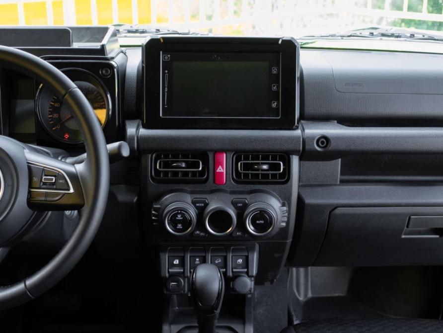 Suzuki Jimny IV Москва  - изображение 9