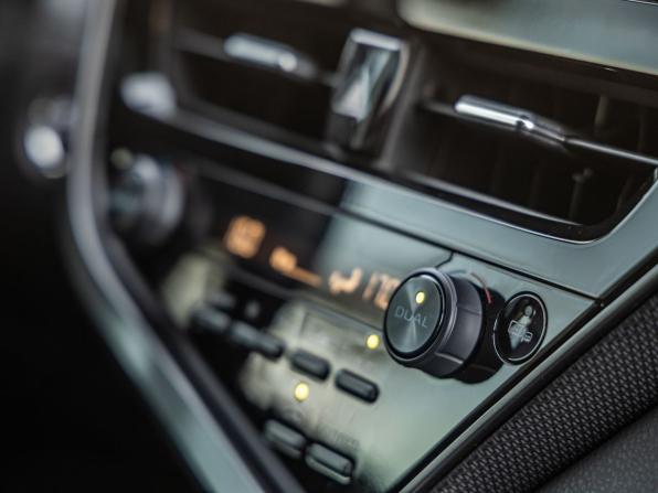 Toyota Camry VIII (XV70) Рестайлинг с пробегом 2021 года, цена 2 998 000 рублей, 72720 км, седан, Автокод Объявления