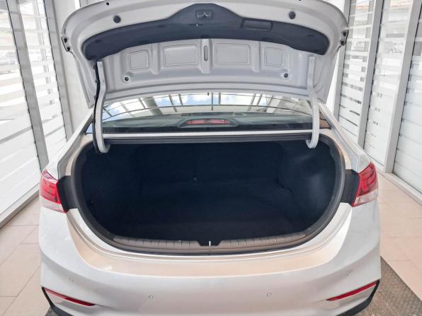 Hyundai Solaris II с пробегом 2018 года, цена 1 628 000 рублей, 51087 км, седан, Автокод Объявления