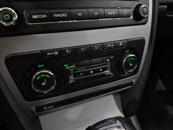Skoda Octavia II (A5) Рестайлинг с пробегом 2013 года, цена 850 000 рублей, 160736 км, лифтбек, Автокод Объявления