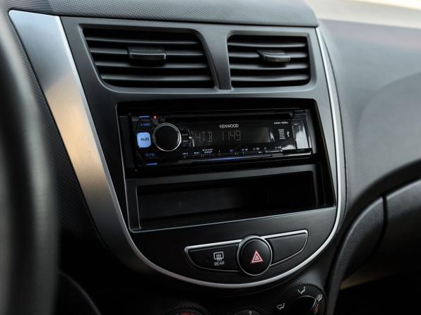 Hyundai Solaris I Рестайлинг с пробегом 2015 года, цена 948 100 рублей, 173877 км, седан, Автокод Объявления