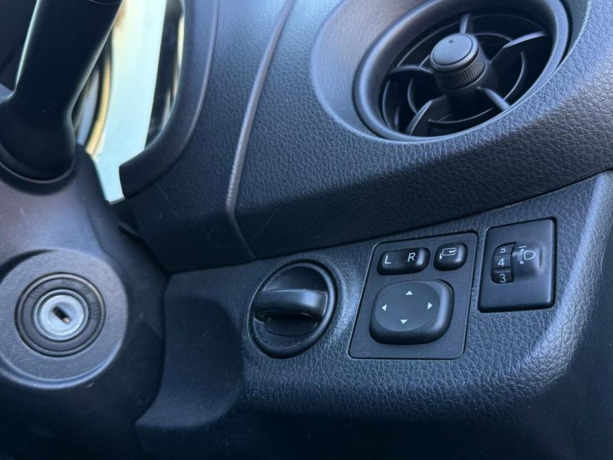 Toyota Vitz III (XP130) Рестайлинг 2 Омск  - изображение 12