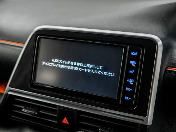 Toyota Sienta II Рестайлинг с пробегом 2019 года, цена 1 700 000 рублей, 10510 км, компактвэн, Автокод Объявления
