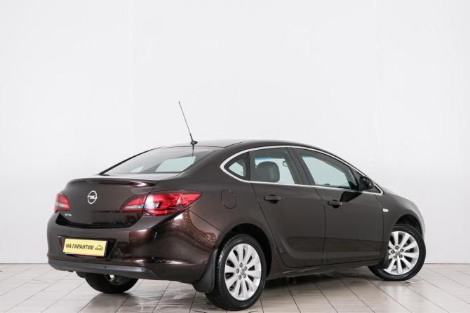Opel Astra J Рестайлинг с пробегом 2014 года, цена 829 000 рублей, 176000 км, седан, Автокод Объявления