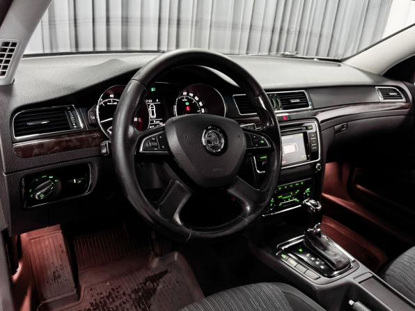 Skoda Superb II Рестайлинг с пробегом 2013 года, цена 899 000 рублей, 359617 км, лифтбек, Автокод Объявления