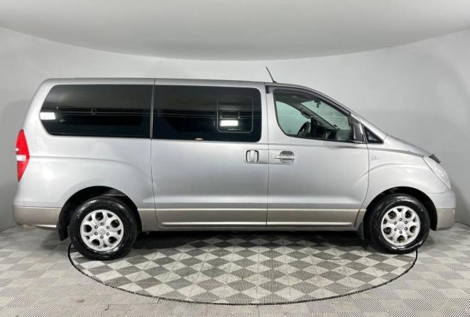 Hyundai H-1 II с пробегом 2014 года, цена 1 650 000 рублей, 217252 км, минивэн, Автокод Объявления