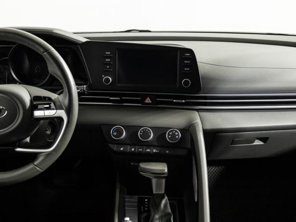 Hyundai Elantra VII (CN7) с пробегом 2022 года, цена 1 989 989 рублей, 79273 км, седан, Автокод Объявления