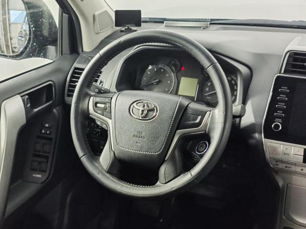 Toyota Land Cruiser Prado 150 Series Рестайлинг 3 с пробегом 2021 года, цена 5 399 000 рублей, 30469 км, внедорожник, Автокод Объявления