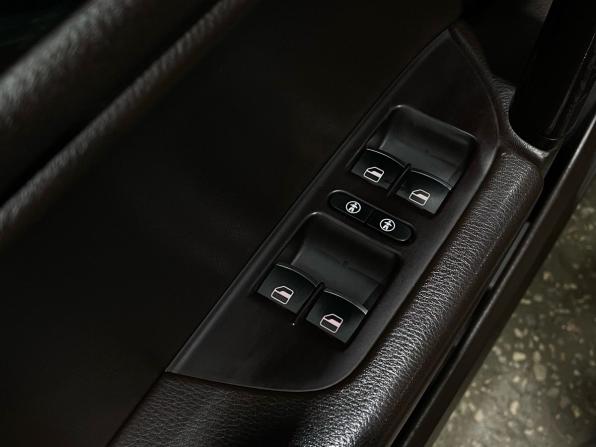 Volkswagen Touareg II Рестайлинг с пробегом 2014 года, цена 1 870 000 рублей, 287600 км, внедорожник, Автокод Объявления