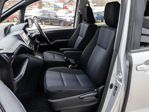 Toyota Voxy III (R80) с пробегом 2014 года, цена 2 149 000 рублей, 104105 км, минивэн, Автокод Объявления