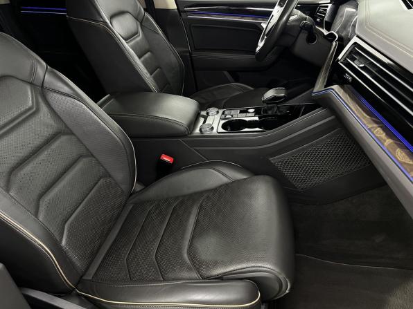 Volkswagen Touareg III с пробегом 2020 года, цена 4 500 000 рублей, 102000 км, внедорожник, Автокод Объявления