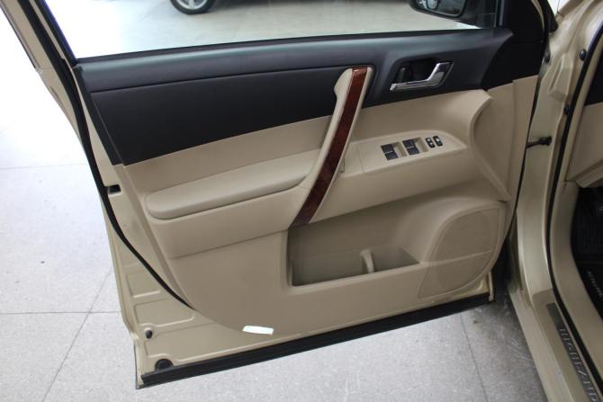 Toyota Highlander II (XU40) Рестайлинг с пробегом 2011 года, цена 1 948 000 рублей, 192727 км, внедорожник, Автокод Объявления