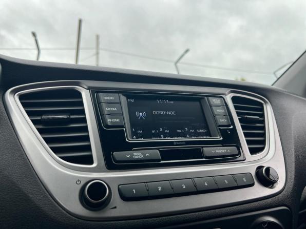 Hyundai Solaris II Рестайлинг с пробегом 2021 года, цена 1 579 700 рублей, 49768 км, седан, Автокод Объявления