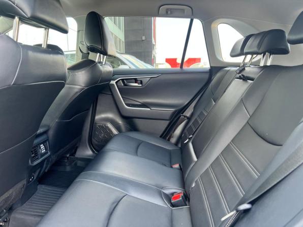 Toyota RAV4 V (XA50) с пробегом 2022 года, цена 3 990 000 рублей, 54988 км, внедорожник, Автокод Объявления