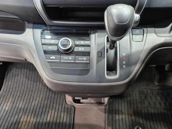 Honda Freed II с пробегом 2019 года, цена 1 581 000 рублей, 82931 км, компактвэн, Автокод Объявления