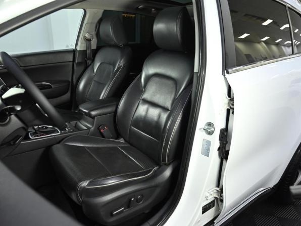 Kia Sportage IV с пробегом 2018 года, цена 2 199 000 рублей, 195000 км, внедорожник, Автокод Объявления