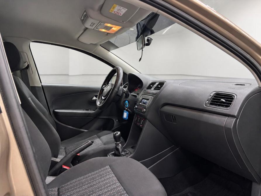 Volkswagen Polo V Рестайлинг Кемерово  - изображение 16