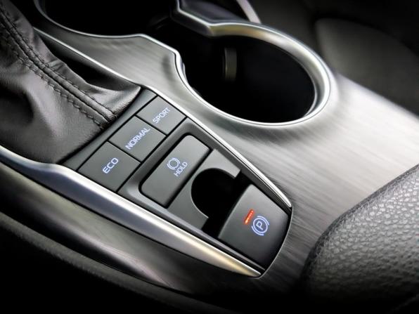 Toyota Camry VIII (XV70) Рестайлинг с пробегом 2023 года, цена 3 750 000 рублей, 38249 км, седан, Автокод Объявления