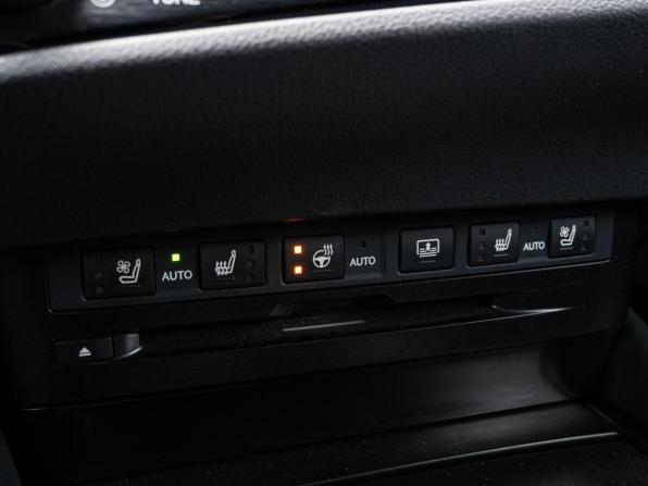 Lexus ES VII Рестайлинг с пробегом 2021 года, цена 4 340 000 рублей, 126886 км, седан, Автокод Объявления
