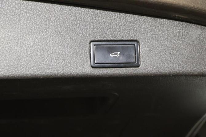 Volkswagen Touareg II с пробегом 2013 года, цена 1 999 990 рублей, 225841 км, внедорожник, Автокод Объявления