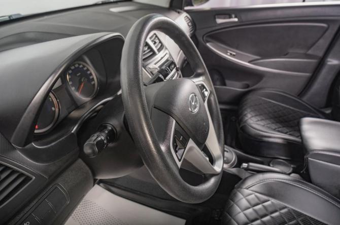 Hyundai Solaris I Рестайлинг с пробегом 2015 года, цена 1 069 000 рублей, 100200 км, седан, Автокод Объявления