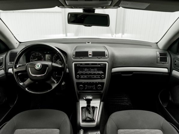Skoda Octavia II (A5) Рестайлинг с пробегом 2013 года, цена 1 000 000 рублей, 191041 км, лифтбек, Автокод Объявления