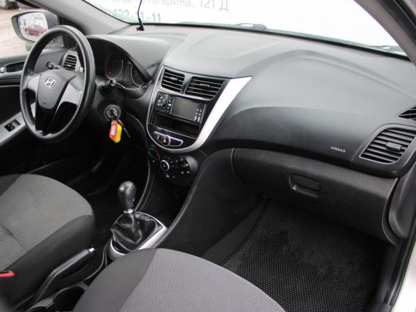 Hyundai Solaris I с пробегом 2013 года, цена 649 000 рублей, 174488 км, седан, Автокод Объявления