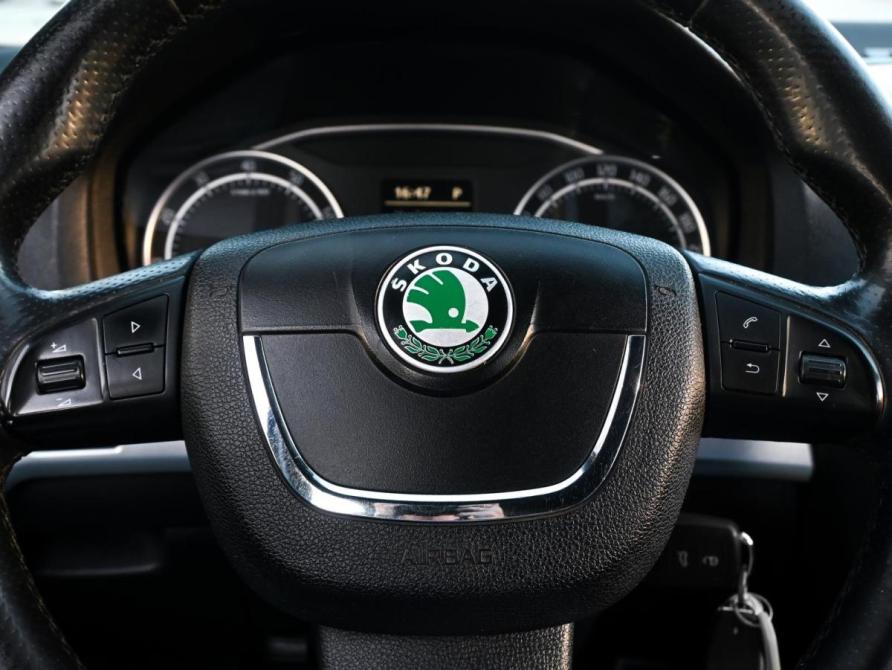 Skoda Octavia RS II Рестайлинг Волгоград  - изображение 13