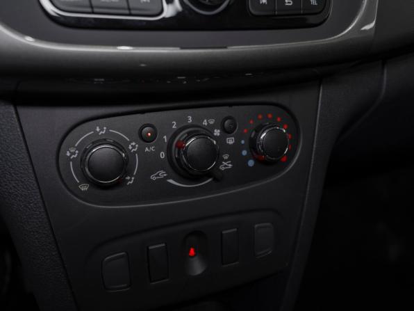 Renault Sandero II Рестайлинг с пробегом 2020 года, цена 1 295 000 рублей, 104169 км, хэтчбек, Автокод Объявления