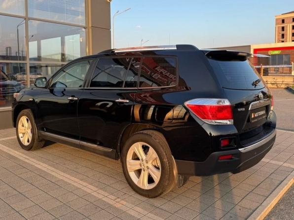 Toyota Highlander II (XU40) Рестайлинг с пробегом 2011 года, цена 1 950 000 рублей, 246415 км, внедорожник, Автокод Объявления