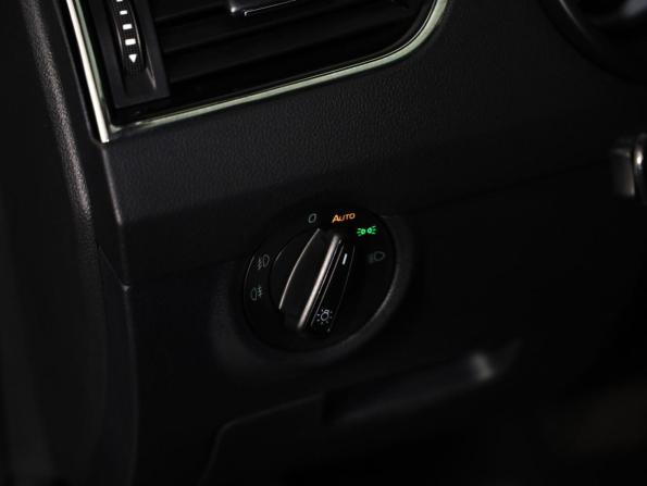 Skoda Octavia III (A7) Рестайлинг с пробегом 2019 года, цена 1 570 000 рублей, 73755 км, лифтбек, Автокод Объявления