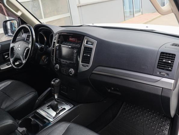 Mitsubishi Pajero IV Рестайлинг 2 с пробегом 2014 года, цена 2 360 000 рублей, 223508 км, внедорожник, Автокод Объявления