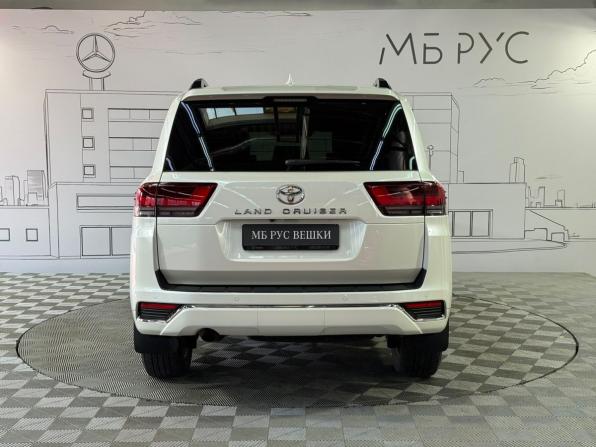 Toyota Land Cruiser 300 Series с пробегом 2024 года, цена 13 900 000 рублей, 6000 км, внедорожник, Автокод Объявления